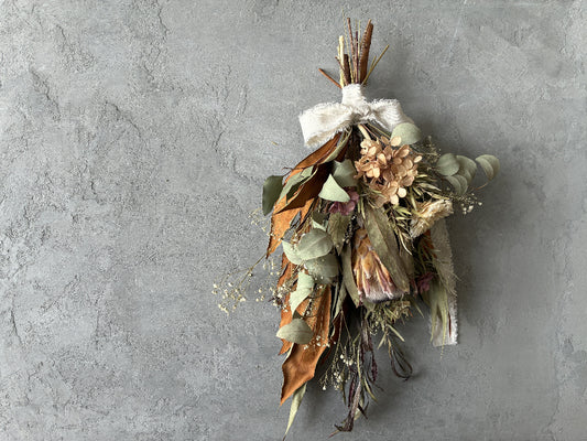 プロテアスサーラのスワッグ